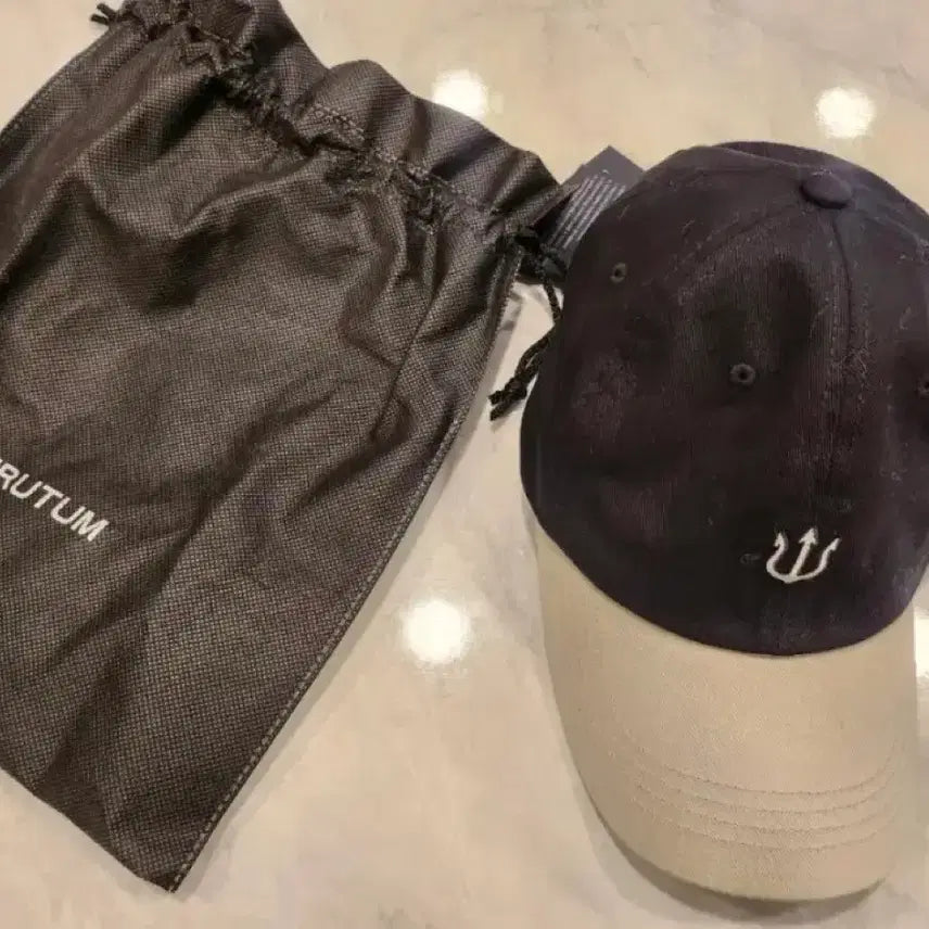 [BUNJANG] Velluto Two-Tone Ball Cap / 베루툼 투톤모자