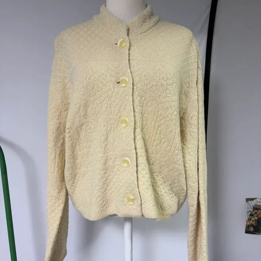 [BUNJANG] Ivory Embossed Embroidered Cardigan / 아이보리 엠보 자수 가디건
