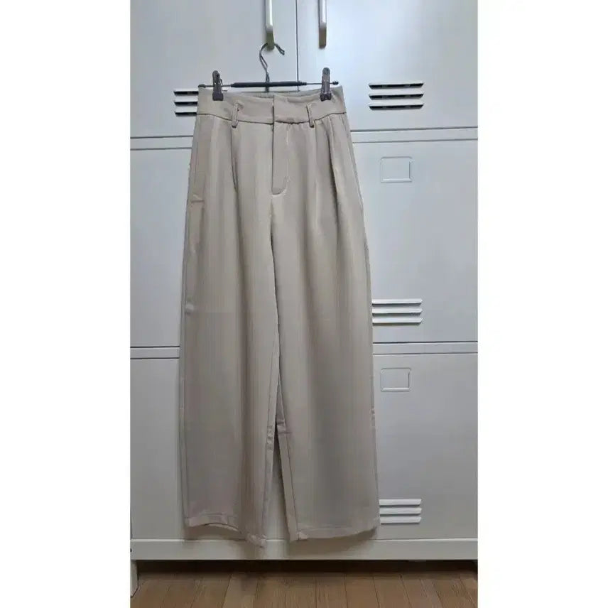 [BUNJANG] Pintuck Basic Slacks / 핀턱 베이직 슬랙스 - 연베이지,S