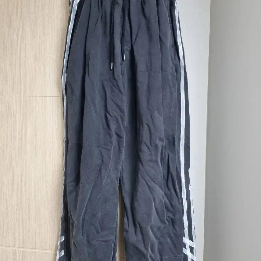 [BUNJANG] Begin 202 Hand-Painting Track Pants / 비긴202 핸드 페인팅 트랙 팬츠(1)