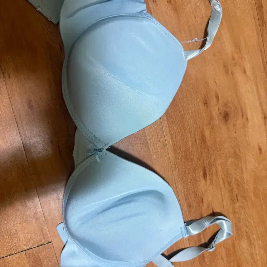 [BUNJANG] Sky Blue Bra D100 / 하늘색 브래지어 판매해요