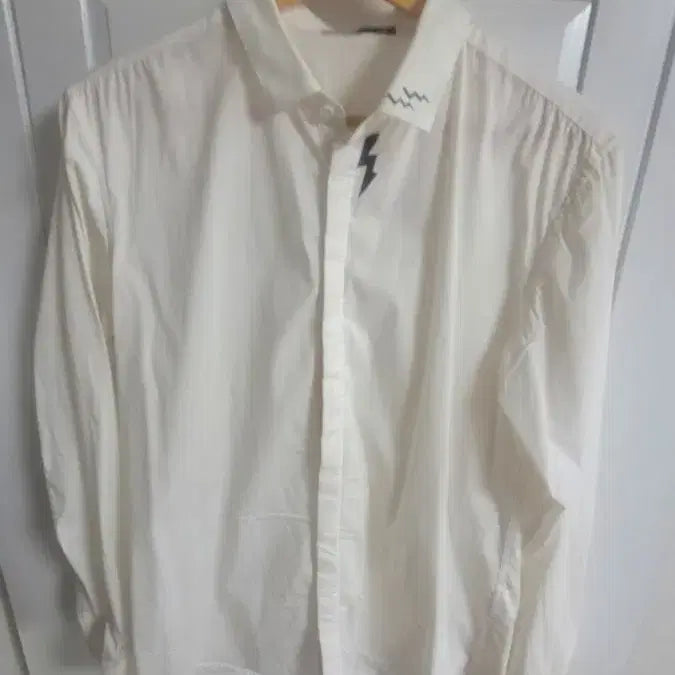 [BUNJANG] Ivory Lightning Hidden Shirt / 아이보리번개히든셔츠단면47총장 72조금큰 100사이즈