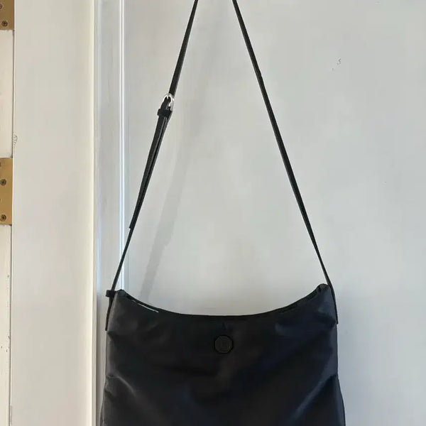 [BUNJANG] Minuitmutable Clothosoft Black Crossbody Bag / 미닛뮤트 클로소프트 블랙