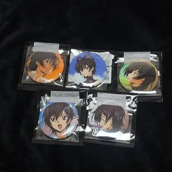 [BUNJANG] Code Geass Lelouch Lamperouge C.C. Enamel Pin Badge Bundle Set / (일괄) 코드기어 를르슈 캔뱃지 판매. 코드기어스 굿즈. 를르슈. 루루슈