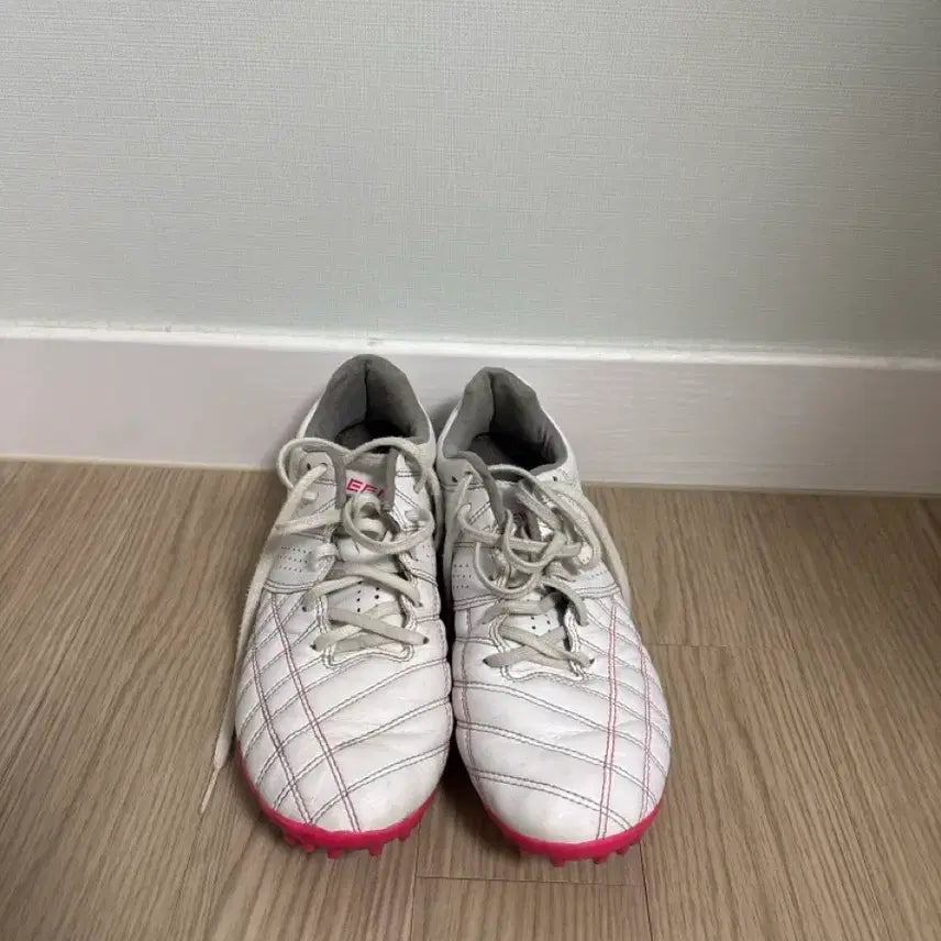 [BUNJANG] Definitive Soccer Cleats Size 260 / 데피니브 축구화 260