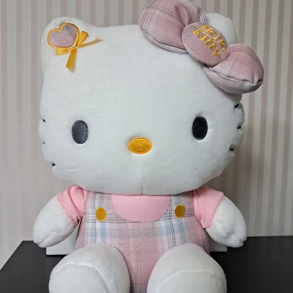 [BUNJANG] Sanrio Hello Kitty Medium Plush Pink Checkered Overalls / 산리오 헬로키티 핑크 체크 중형인형 새상품