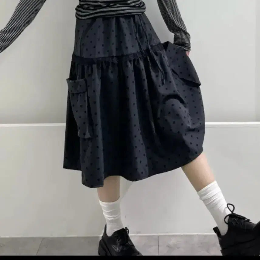 [BUNJANG] Frill Dot Midi Skirt (Charcoal) / 프릴 도트 미디스커트 (차콜)