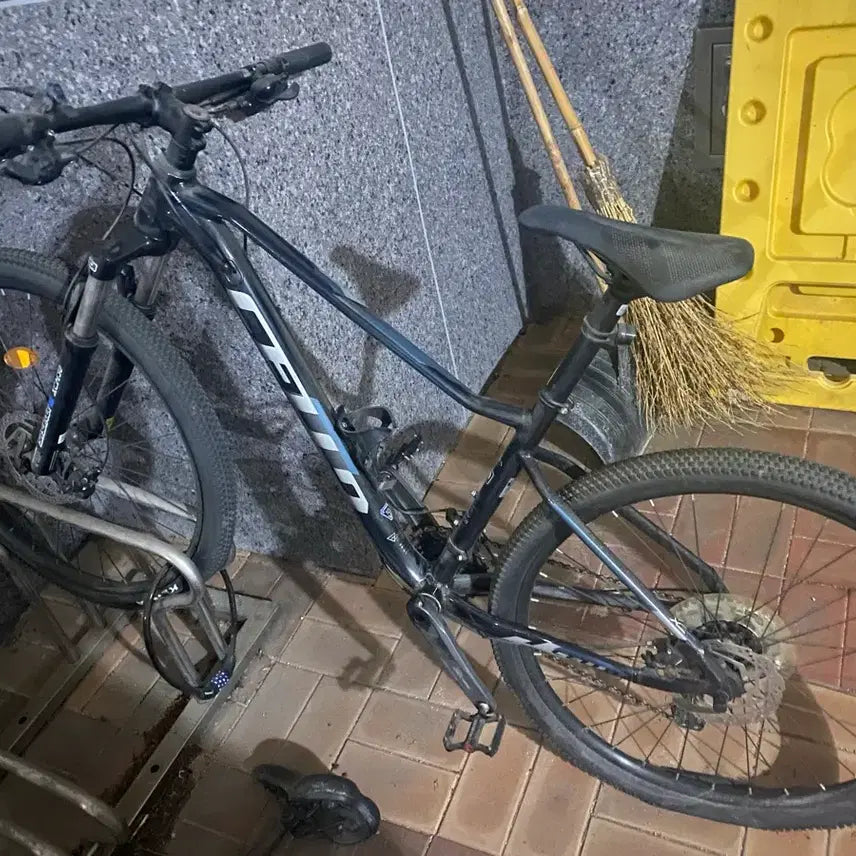 [BUNJANG] 2021 Cello XC10 MTB Bicycle with Deore Drivetrain / 첼로 xc10  MTB 자전거 21년식 데오레 구동계 판매교신