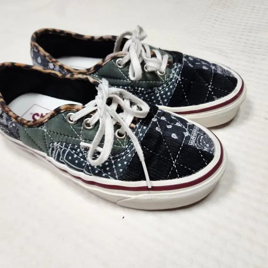 [BUNJANG] Vans Authentic Patchwork Sneakers - 225 / 반스 어센틱 패치워크 스니커즈 225