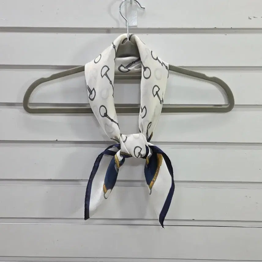 [BUNJANG] Patterned Polyester Square Scarf / 패턴무늬  폴리에스테르  사각스카프/보물찾기천사