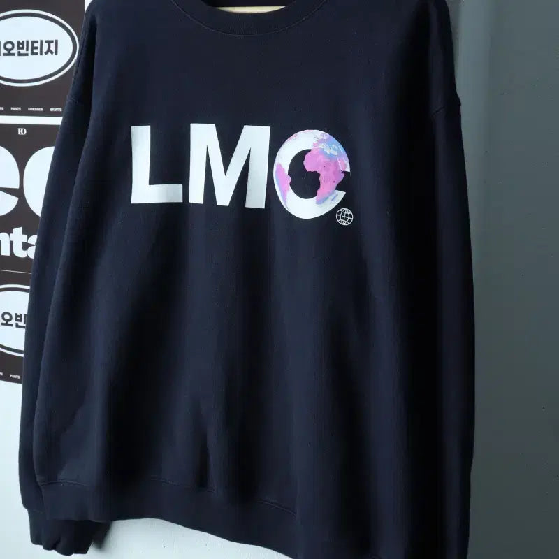 [BUNJANG] LMC Big Logo Sweatshirt Navy / (L-XL) 엘엠씨 맨투맨 티셔츠 빅로고 네이비 기모 스트릿-H38778