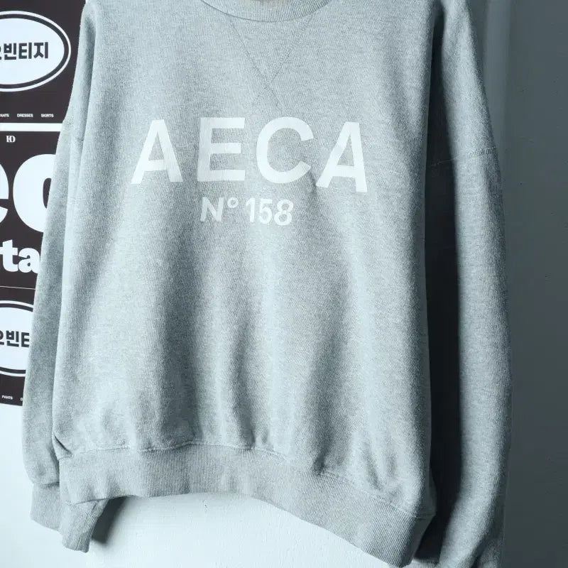 [BUNJANG] AICA WHITE Big Logo Semi-Crop Sweatshirt / W(M-XL) 에이카화이트 맨투맨 티셔츠 빅로고 세미크롭-H38796