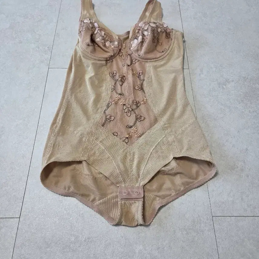 [BUNJANG] Etranger Jacque One-Piece 90B / 1ㅡ에뜨랑제 쟉ㅋ형 올인원ㅡ90B