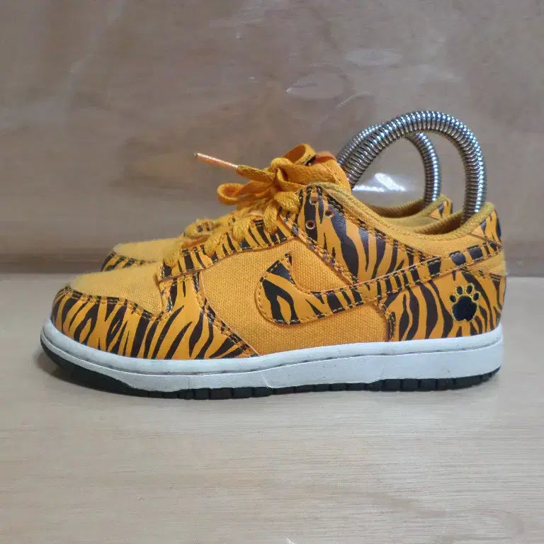 [BUNJANG] Nike Athletic Shoes / 후루룩구제2 205 나이키 운동화 신발 260909