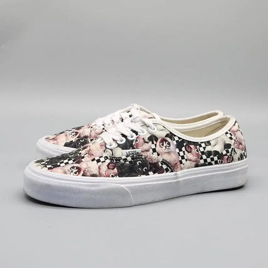 [BUNJANG] Vans Authentic Bear Pattern Sneakers 255 / n 반스 어센틱 곰돌이 패턴 스니커즈255