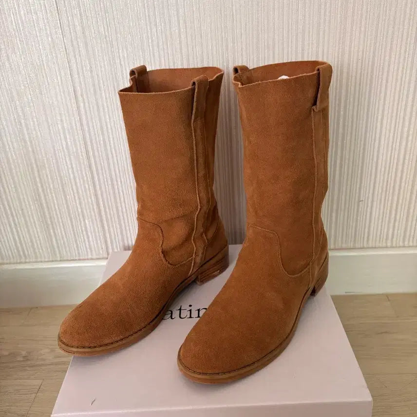 [BUNJANG] Matinkim Suede Ankle Boots Camel 250 / 마뗑킴 스웨이드 미들 부츠 카멜 250