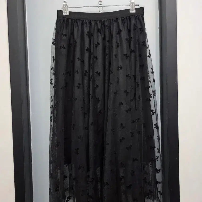 [BUNJANG] Embroidered Chiffon Long Skirt / 자수 샤 롱스커트