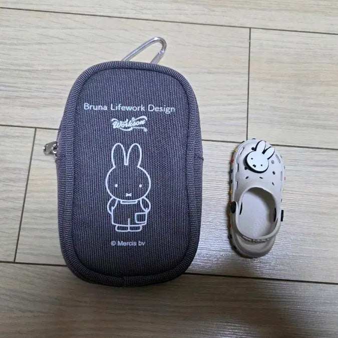 [BUNJANG] Miffy Pouch & Crocs Miniature Set / 다이소 미피 파우치 그레이 크록스 아이보리 화이트