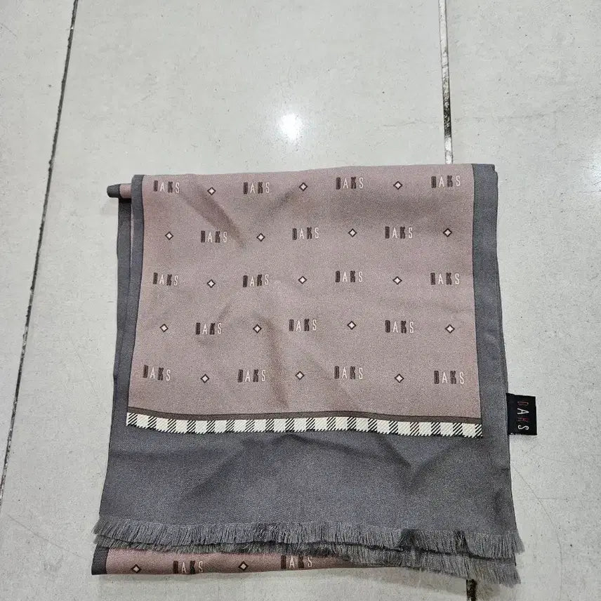 [BUNJANG] Daks 100% Silk Scarf / 닥스스카프