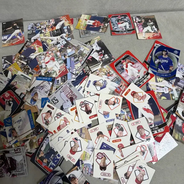 [BUNJANG] Baseball Cards and Sticker Collection Bundle / 야구 카드 +야구띠부띠부씰