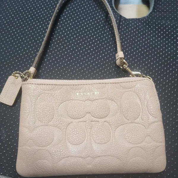 [BUNJANG] Coach Logo Pattern Pouch Beige / 코치 로고 패턴 파우치 베이지