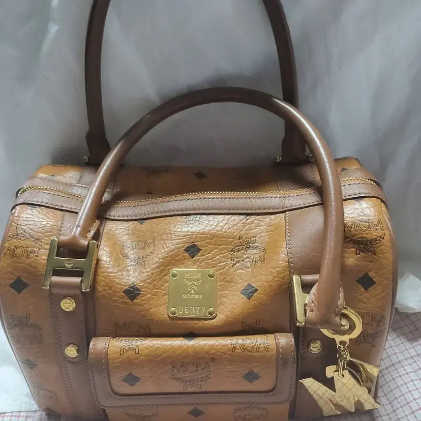 [BUNJANG] MCM Women's Clutch Bag / 엠씨엠 가방 성주택 있어요