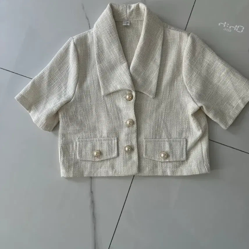 [BUNJANG] Pearl Button Tweed Cropped Jacket / 트위드 자켓 진주 단추 크롭 기장