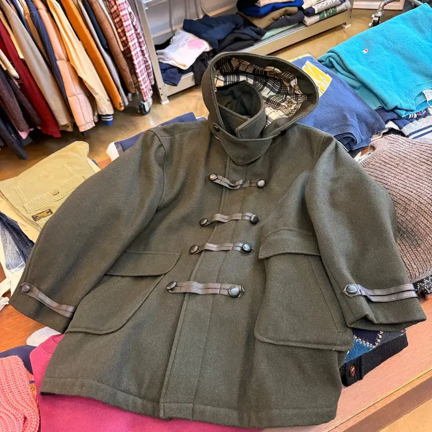 [BUNJANG] FLANDRE Toggle Hooded Wool Coat / FLANDRE 앤틱 레더 토글 후디드 울 코트