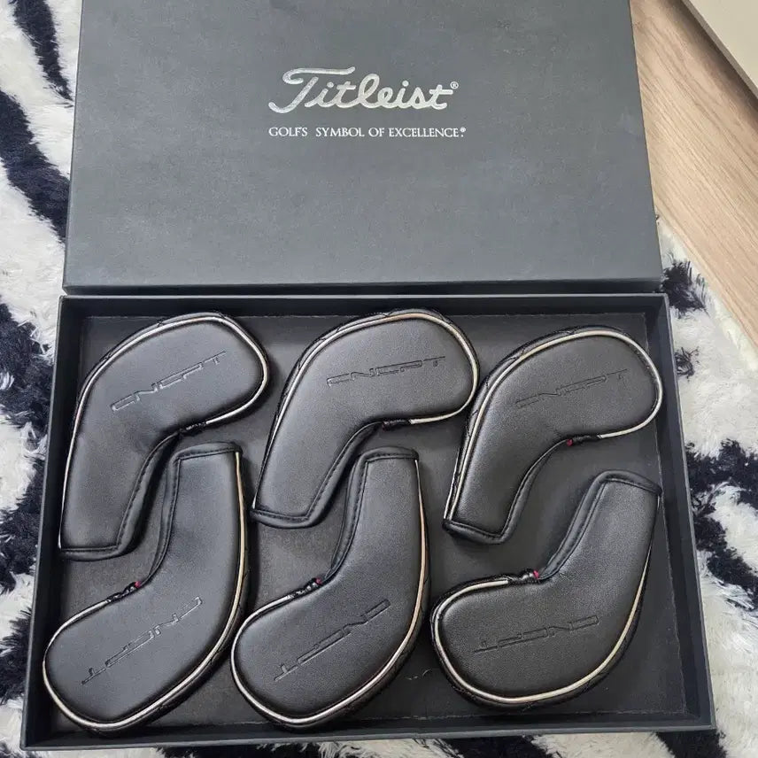 [BUNJANG] Titleist CP Iron Cover Limited Edition Set / 타이틀리스트 CP 아이언커버 한정판 세트