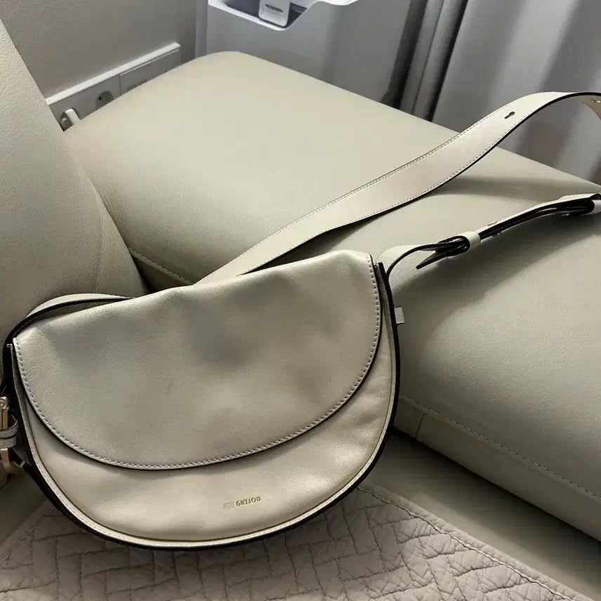 [BUNJANG] Joy Grayson Shoulder Bag Ivory Cream / 조이 그라이슨 숄더백 여성가방