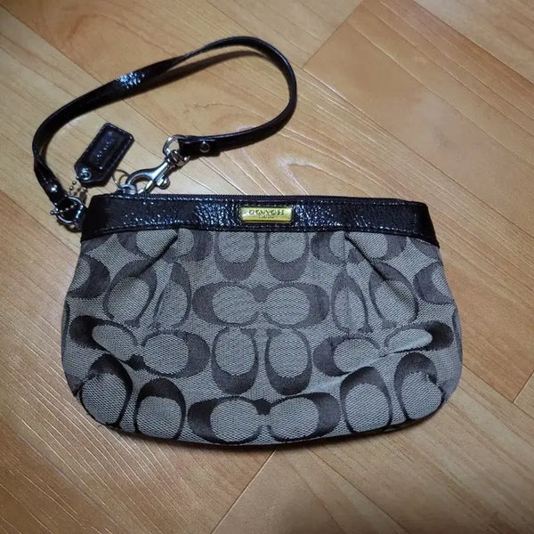 [BUNJANG] Coach Signature Pattern Wristlet Wallet / 코치 시그니처 패턴 손목 지갑