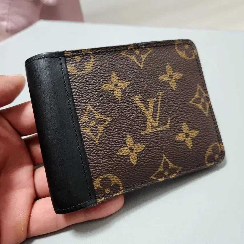 [BUNJANG] Louis Vuitton Monogramouflage Multiple Wallet / (정품)루이비통 모노그램 멀티플 월릿 지갑.반지갑 판매합니다