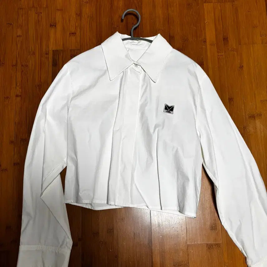 [BUNJANG] Lucky Marché White Crop Shirt / 럭키마르쉐 화이트 크롭 셔츠