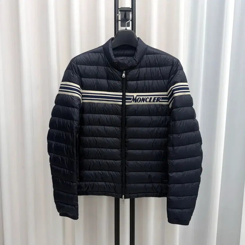 [BUNJANG] Moncler Grenoble Leonard Lightweight Down Jacket Size 3 / [3] 몽클레어 로고 레날드 경량패딩