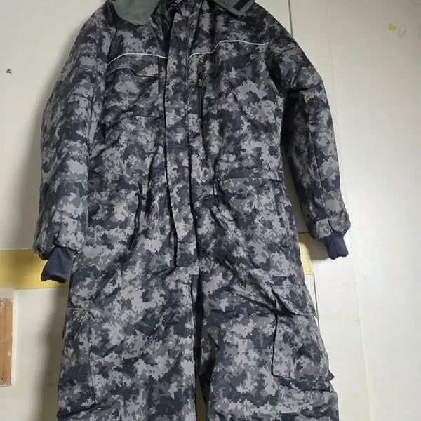 [BUNJANG] 2XL Digital Camo Pattern Waterproof Winter Work Jumpsuit / 2XL.105...디지털 카모 패턴 방수 방한 스즈끼작업복..길이158cm