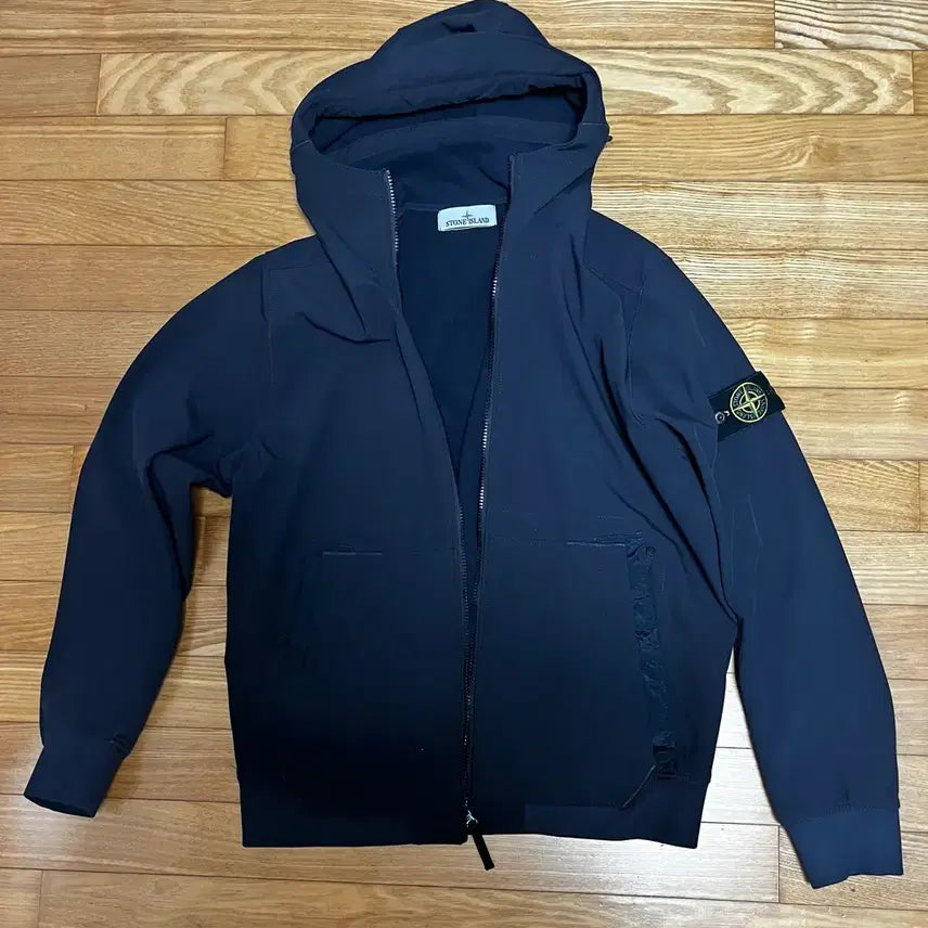 [BUNJANG] Stone Island Soft Shell Jacket FW22 Size L / 스톤아일랜드 소프트쉘 22fw L