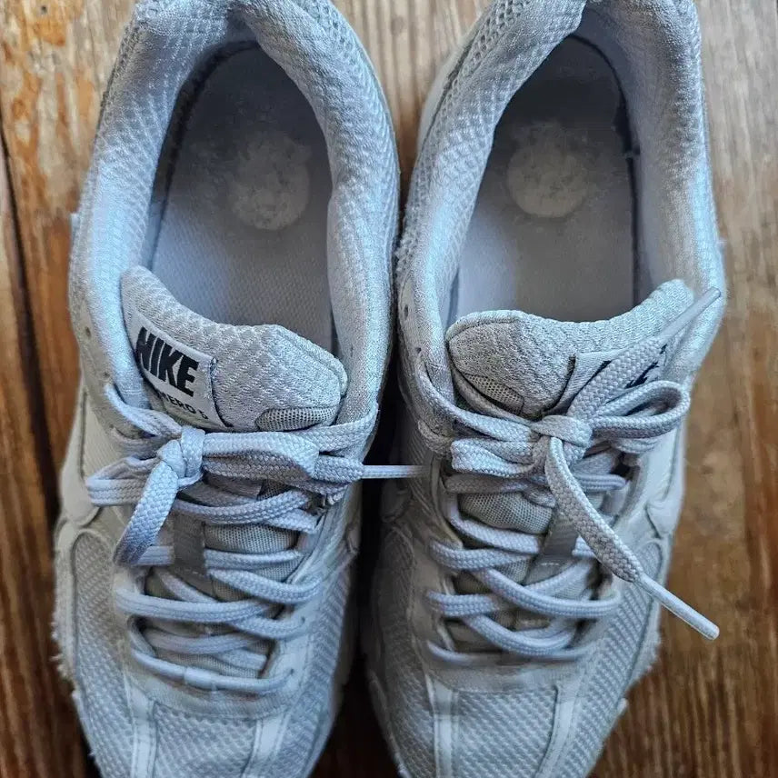 [BUNJANG] Nike Silver Running Shoes / 나이키 운동화 실버 275