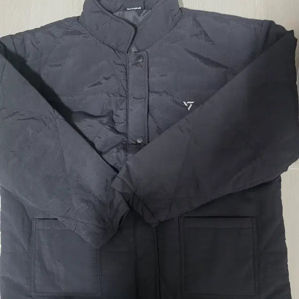 [BUNJANG] SEVENTEEN Light Down Jacket Lightweight Padded Jacket M / 세븐틴  'LIGHT DOWN JACKET' 경량 패딩M(비닐 포카없음)