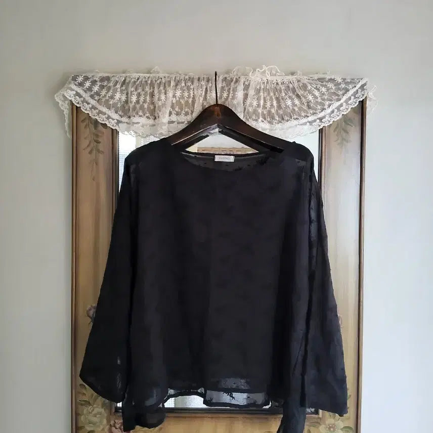 [BUNJANG] Nell Blouse / 넬블라우스