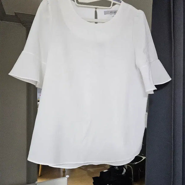 [BUNJANG] On&On White Frill Sleeve Blouse / 온앤온 블라우스