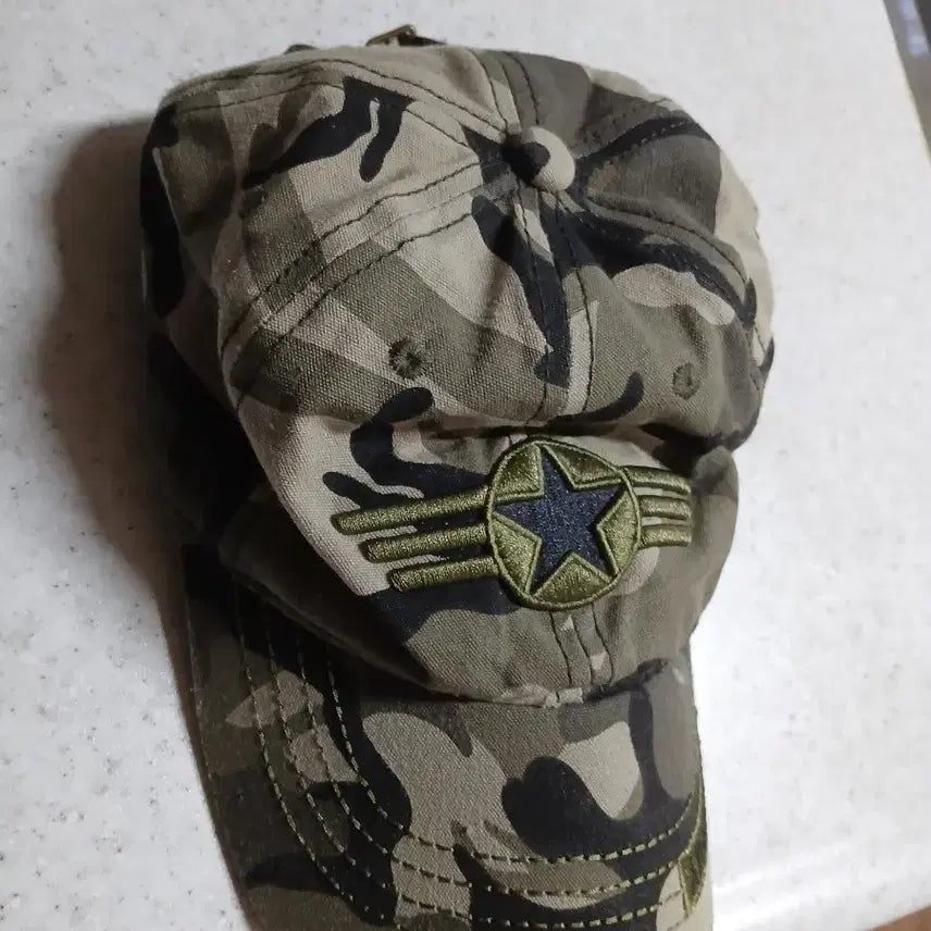 [BUNJANG] Camouflage Star Embroidered Ball Cap / 카모플라쥬 별 자수 볼캡