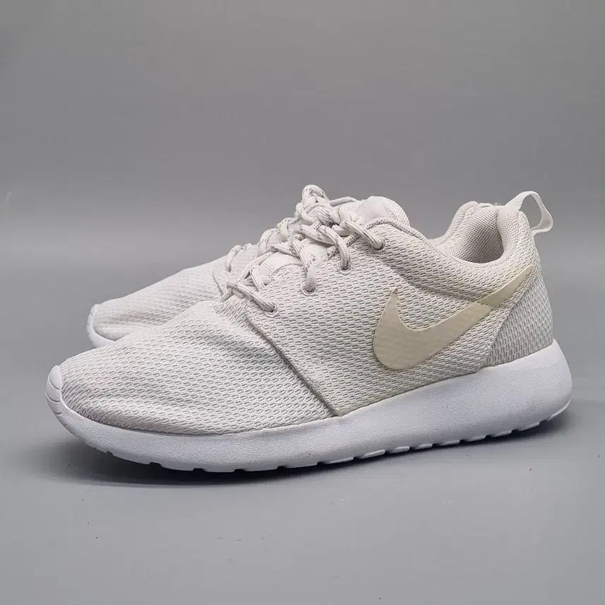 [BUNJANG] Nike Roshe One Sneakers 235 / n 나이키 로쉬원 스니커즈 235