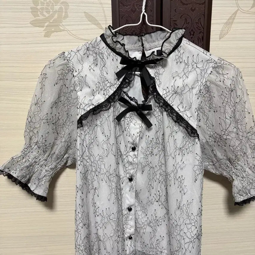[BUNJANG] Rosita Short Sleeve Blouse / 로지타 블라우스 반팔 양지뢰 양산형지뢰계