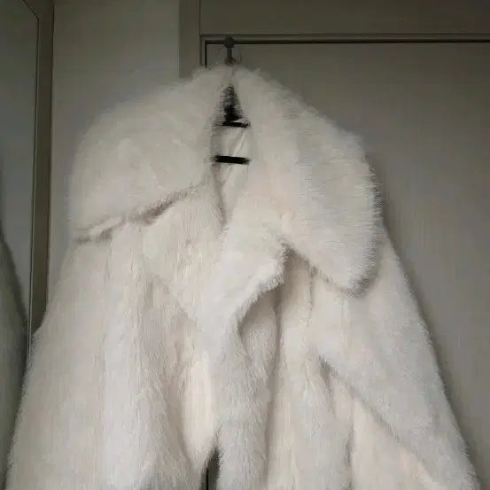 [BUNJANG] White Big Collar Fur Jacket / 새옷/화이트빅카라 퍼자켓