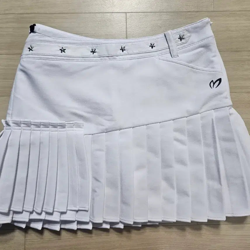 [BUNJANG] Master Bunny Edition Asymmetric Skirt White / 마스터바니 비대칭 큐롯스커트 화이트 0