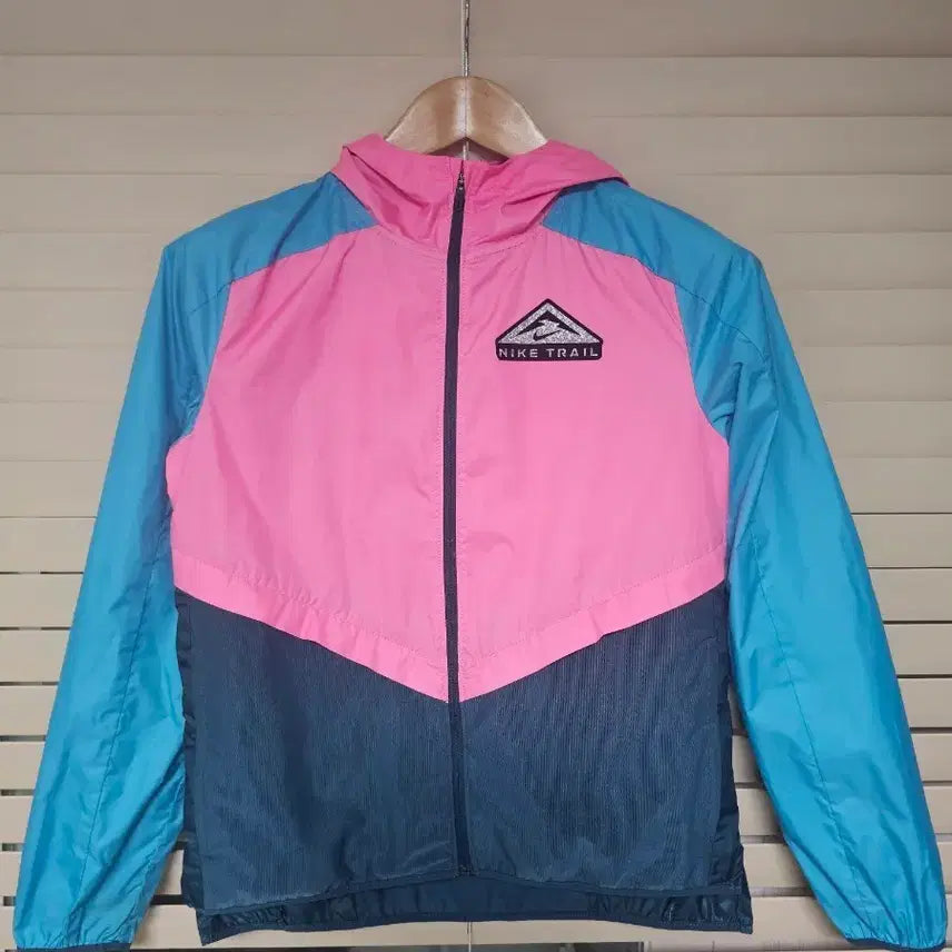 [BUNJANG] Nike Women's Shield Trail Running Jacket / 나이키 우먼스 쉴드 트레일 러닝 자켓 S