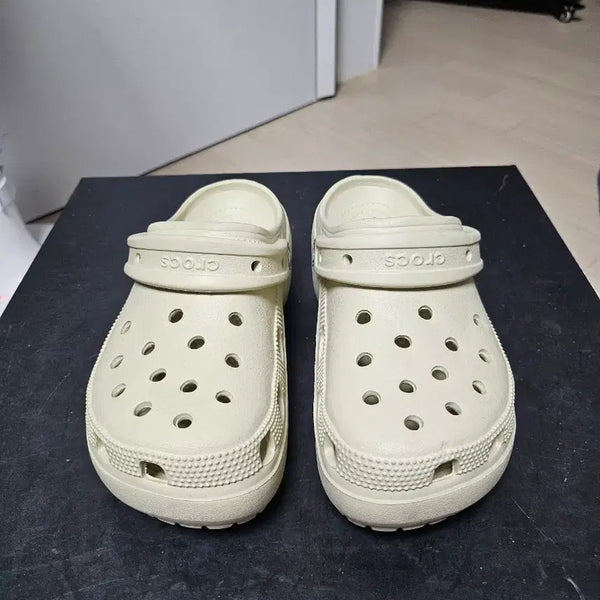 [BUNJANG] Crocs Classic Clog Beige W5 / 크록스 클래식 클로그 베이지 W5 상태최상