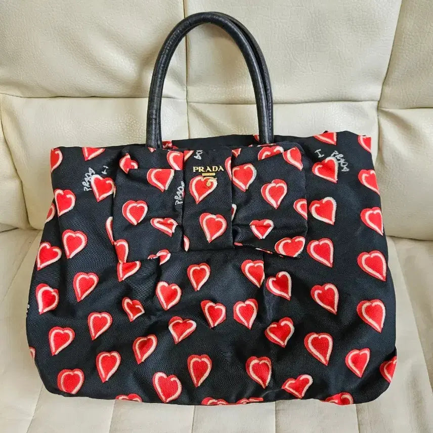 [BUNJANG] Prada Heart Pattern Nylon Tote Bag / 프라다 하트 패턴 토트백(정품) 가벼운 가방