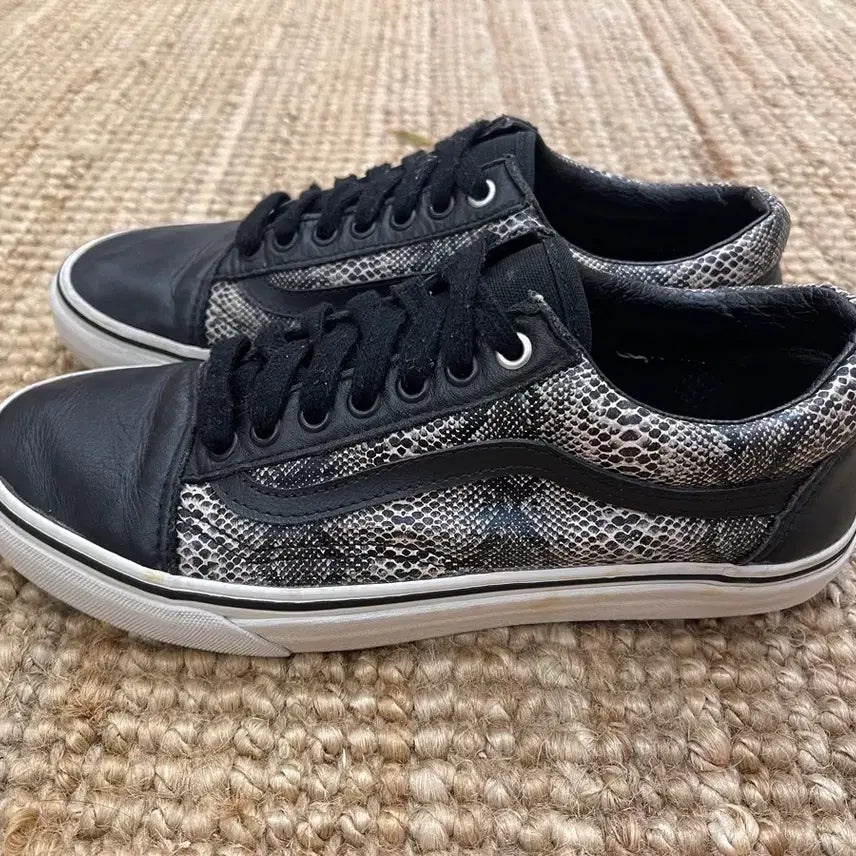[BUNJANG] Vans Old Skool Leather Snake Pattern Shoes / [265] 반스 올드스쿨 레더 뱀피