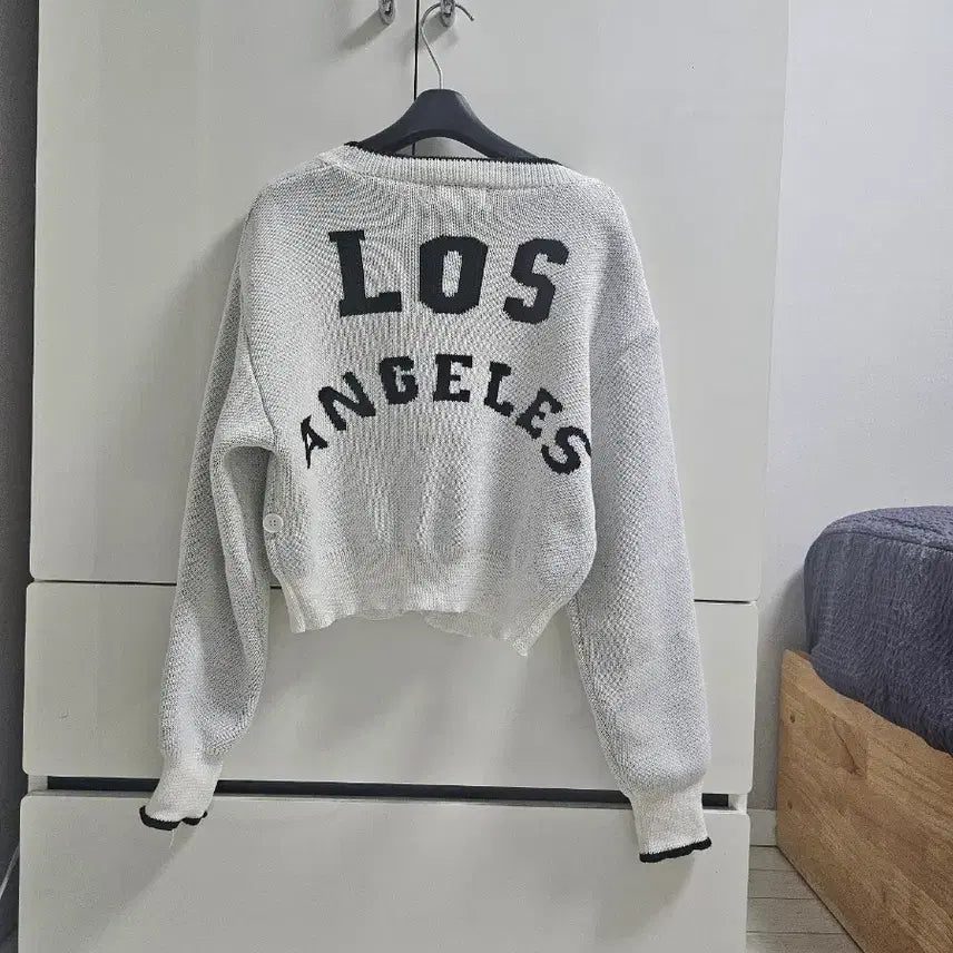 [BUNJANG] Lettering Asymmetrical Cardigan / (새상품)레터링 언발가디건